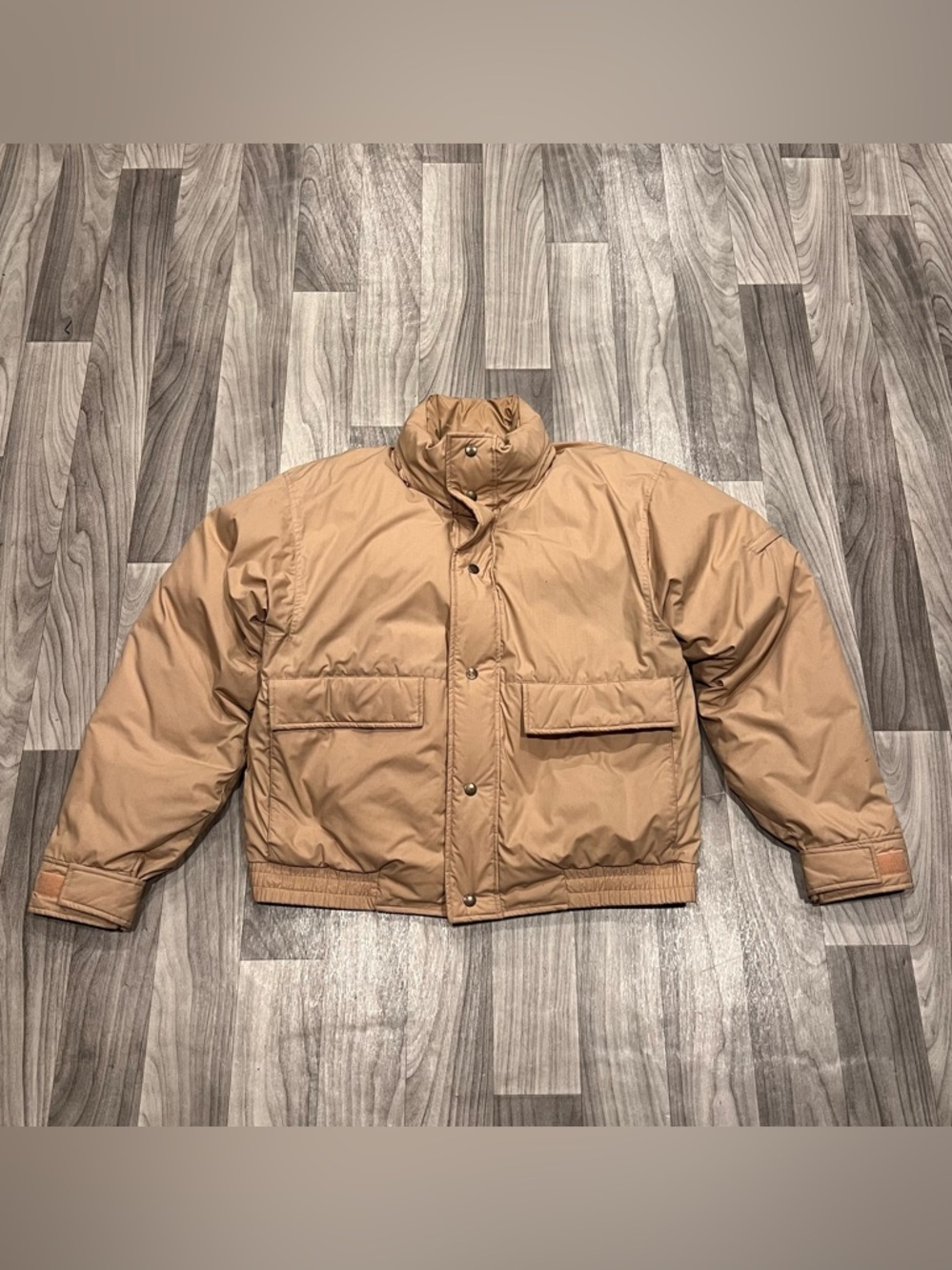 SIZE LARGE ST. JOHN BAYS BUTTON DOWN ROLL COLLAR PUFFER JACKET